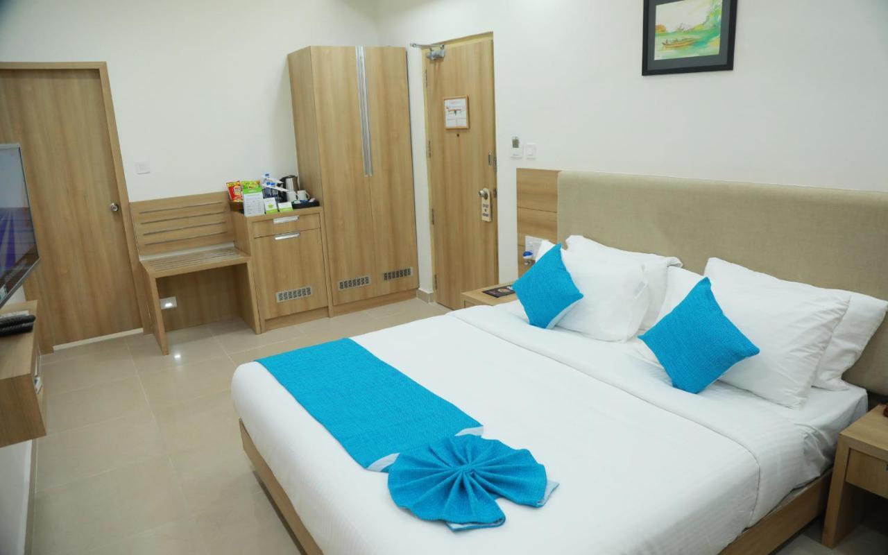 Hotel Anjali Park Котаям Екстериор снимка