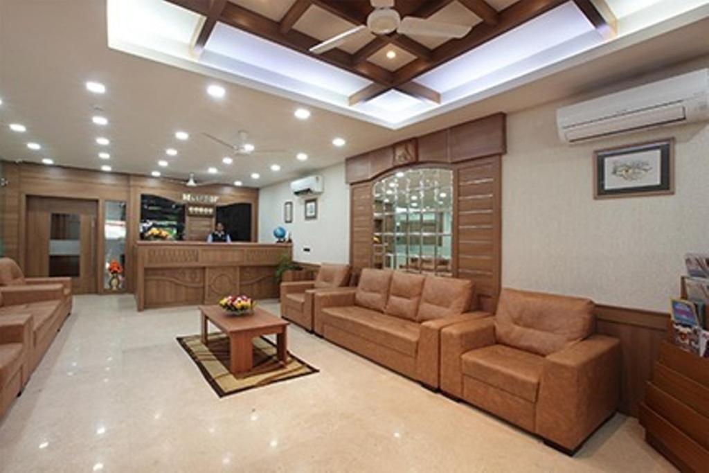 Hotel Anjali Park Котаям Екстериор снимка