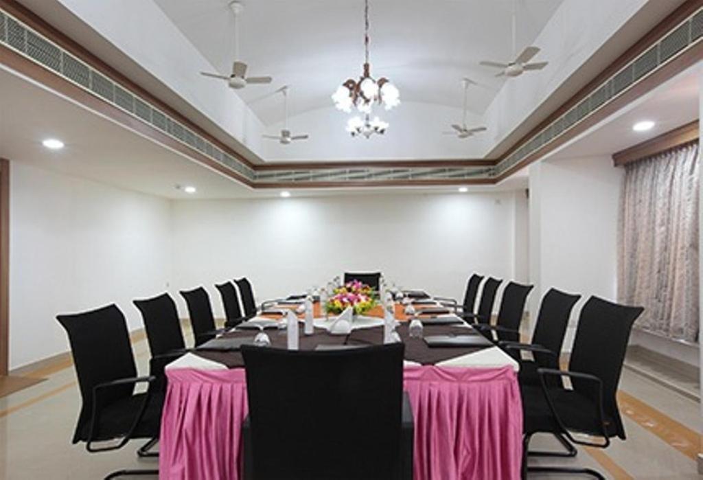 Hotel Anjali Park Котаям Екстериор снимка