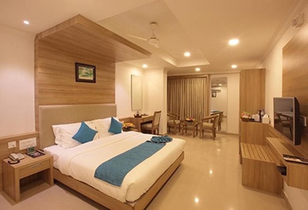 Hotel Anjali Park Котаям Екстериор снимка